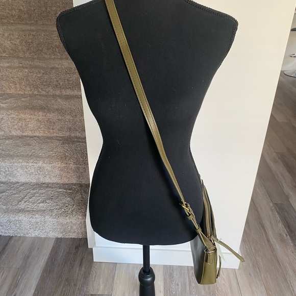 Fossil Leather Purse - Picture 2 of 6